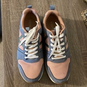 Vionic womens sneakers